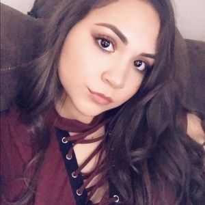 Meet your Posher, Valeria